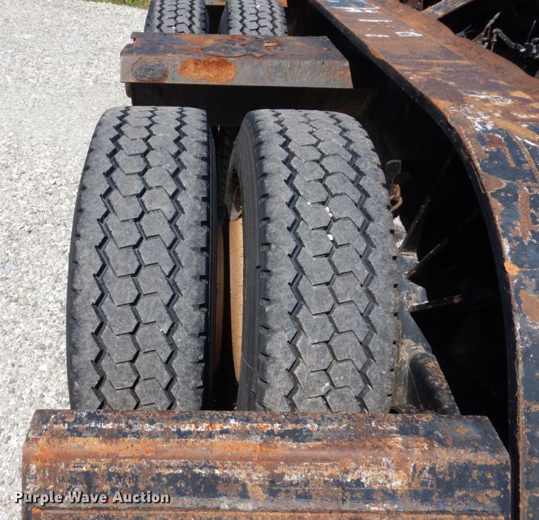 image for item KF9617 2008 Fontaine Magnitude 55H-26  lowboy equipment trailer