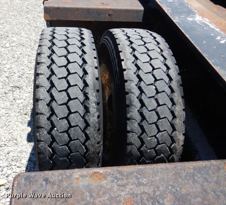 image for item KF9617 2008 Fontaine Magnitude 55H-26  lowboy equipment trailer