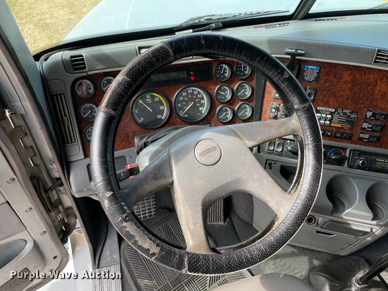 image for item KJ9906 2006 Freightliner Century Class ST120  semi truck