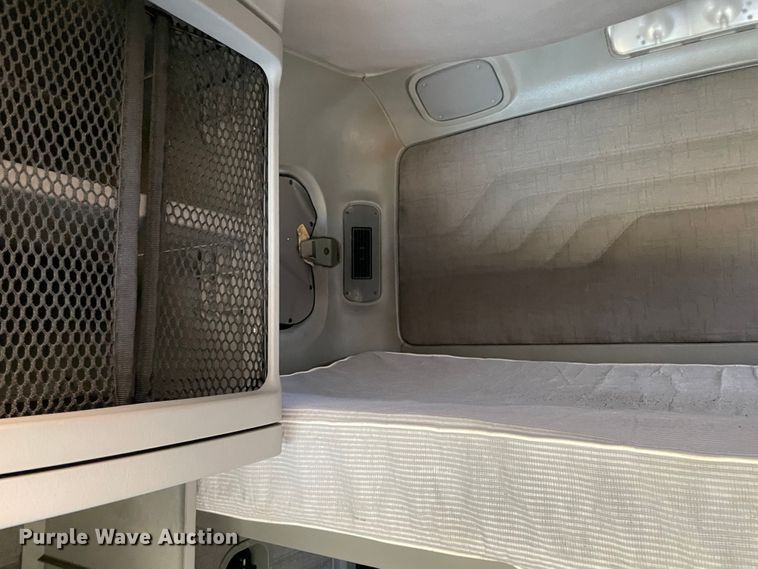 image for item KJ9906 2006 Freightliner Century Class ST120  semi truck