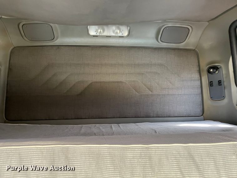 image for item KJ9906 2006 Freightliner Century Class ST120  semi truck