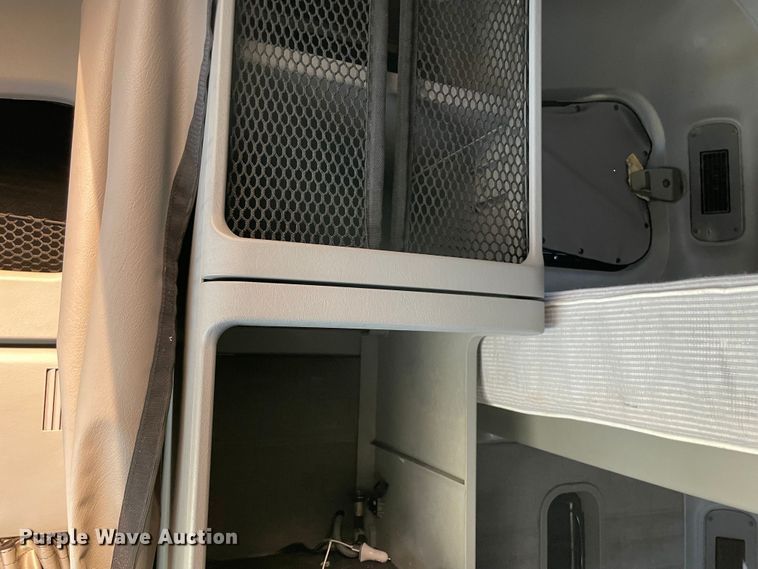 image for item KJ9906 2006 Freightliner Century Class ST120  semi truck