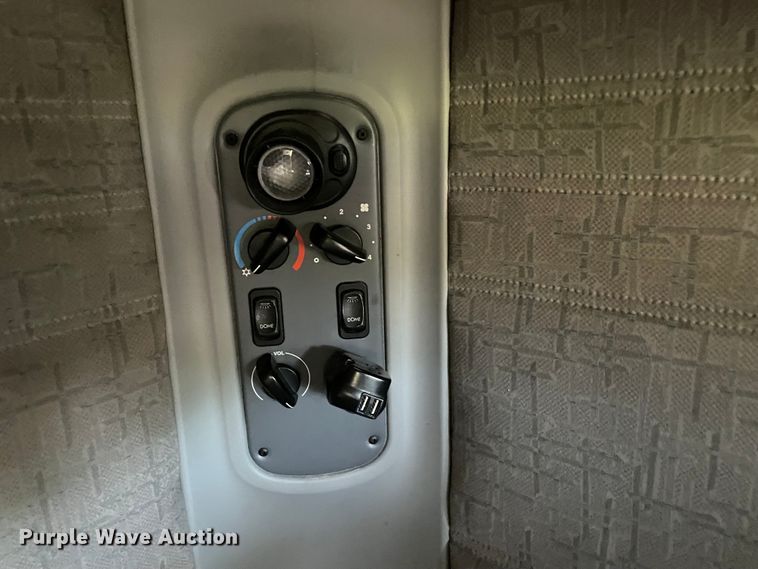 image for item KJ9906 2006 Freightliner Century Class ST120  semi truck