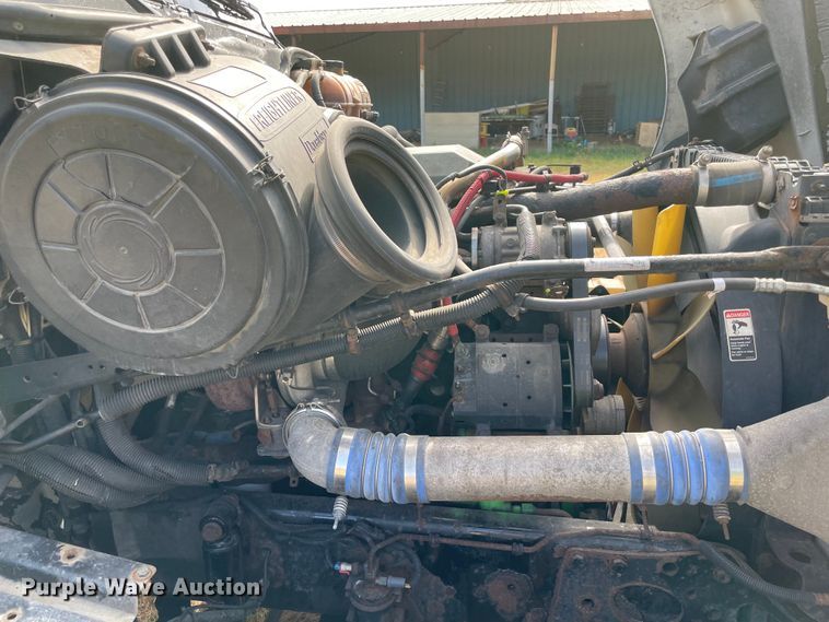 image for item KJ9906 2006 Freightliner Century Class ST120  semi truck