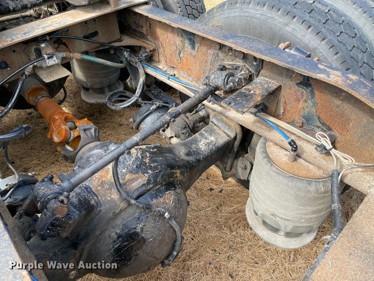 image for item KJ9906 2006 Freightliner Century Class ST120  semi truck