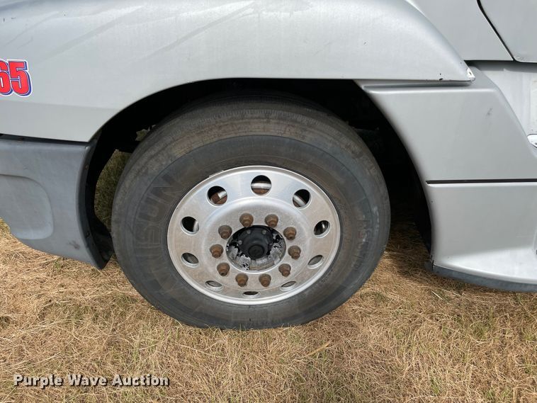 image for item KJ9906 2006 Freightliner Century Class ST120  semi truck