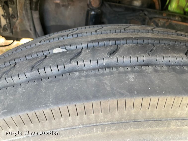 image for item KJ9906 2006 Freightliner Century Class ST120  semi truck