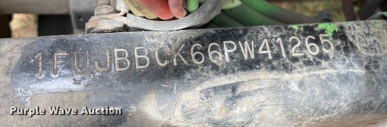 image for item KJ9906 2006 Freightliner Century Class ST120  semi truck