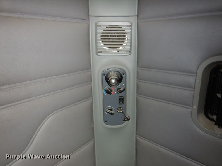 image for item KP9472 2005 Freightliner Columbia  semi truck