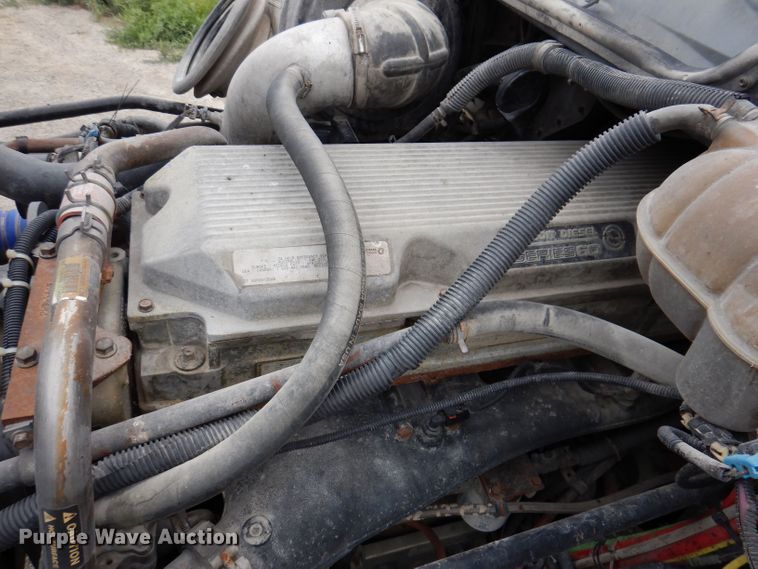 image for item KP9472 2005 Freightliner Columbia  semi truck