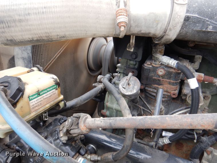 image for item KP9472 2005 Freightliner Columbia  semi truck