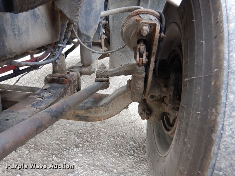 image for item KP9472 2005 Freightliner Columbia  semi truck