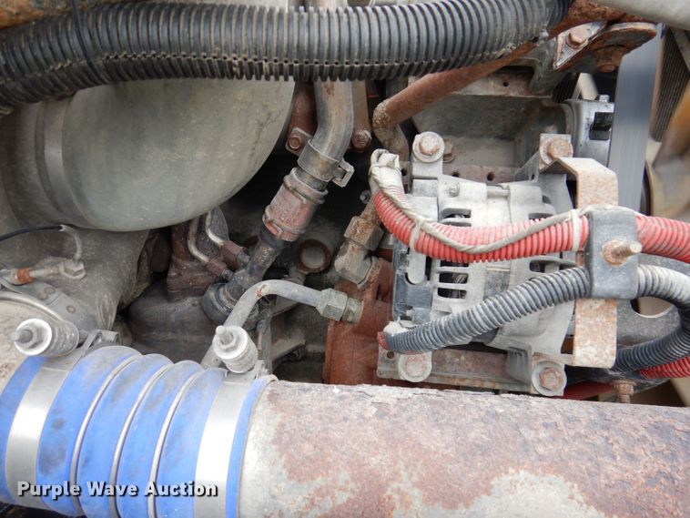 image for item KP9472 2005 Freightliner Columbia  semi truck