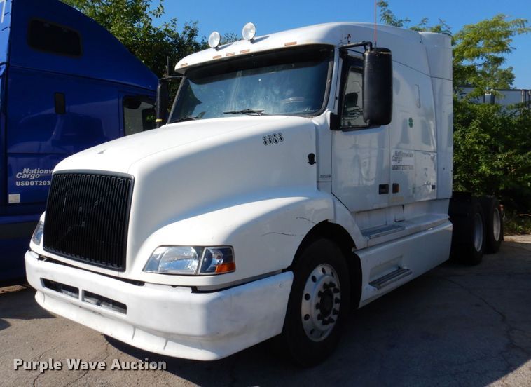 image for item KR9115 1999 Volvo VNL670  semi truck