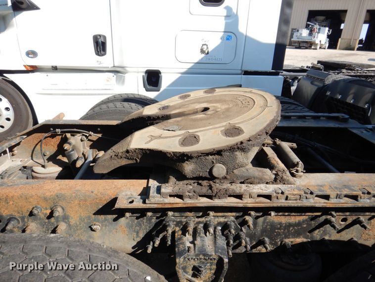 image for item KR9115 1999 Volvo VNL670  semi truck