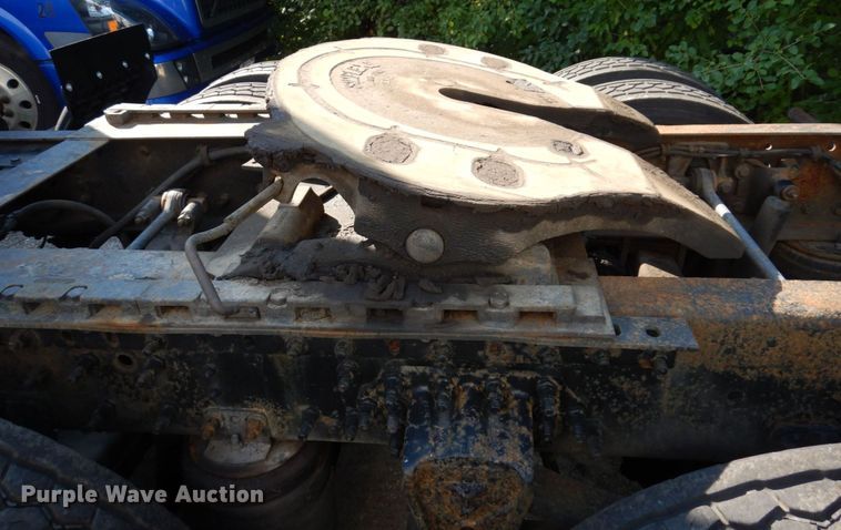 image for item KR9115 1999 Volvo VNL670  semi truck