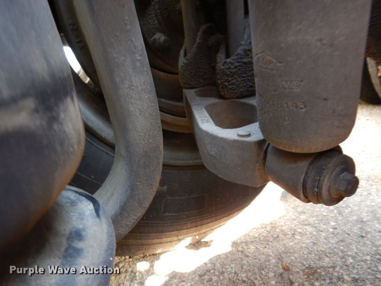 image for item KR9115 1999 Volvo VNL670  semi truck