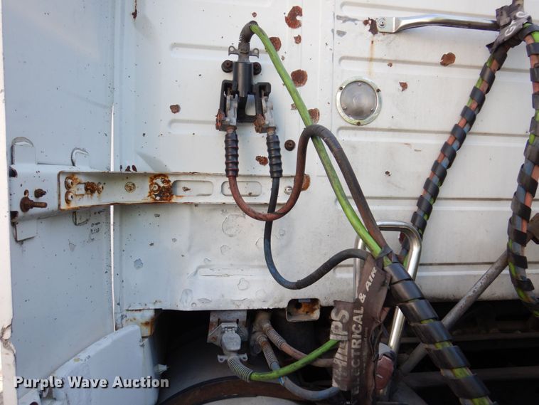 image for item KR9115 1999 Volvo VNL670  semi truck