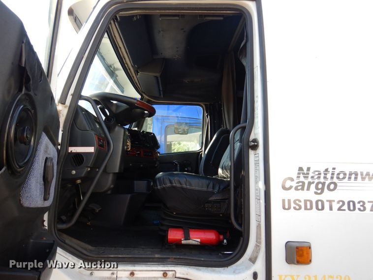 image for item KR9115 1999 Volvo VNL670  semi truck