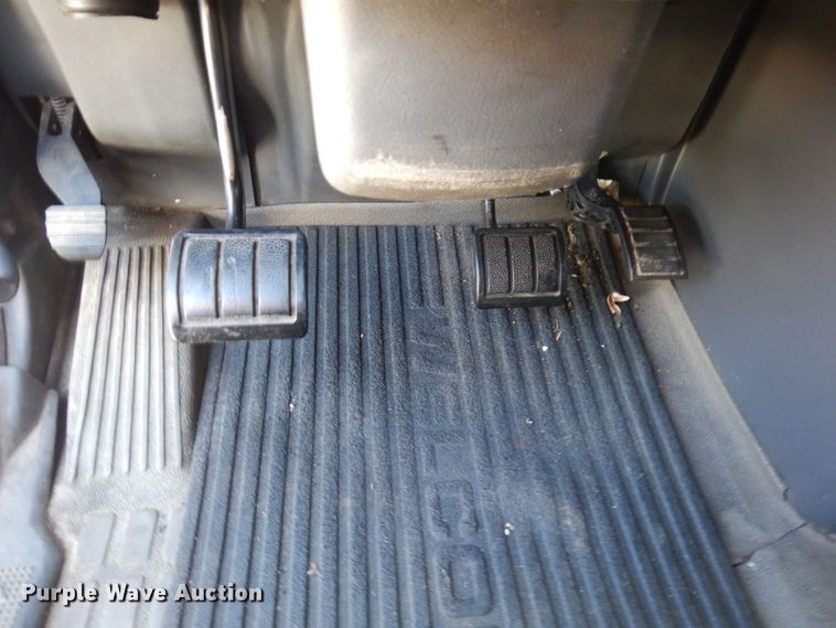 image for item KR9115 1999 Volvo VNL670  semi truck