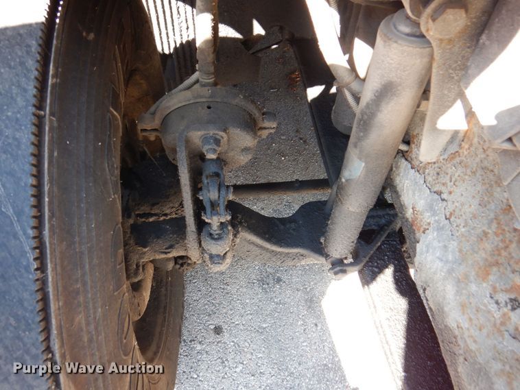 image for item KR9115 1999 Volvo VNL670  semi truck