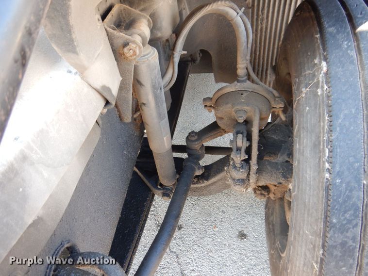 image for item KR9115 1999 Volvo VNL670  semi truck