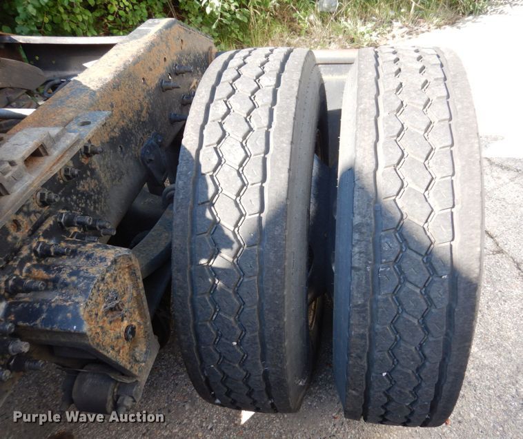 image for item KR9115 1999 Volvo VNL670  semi truck