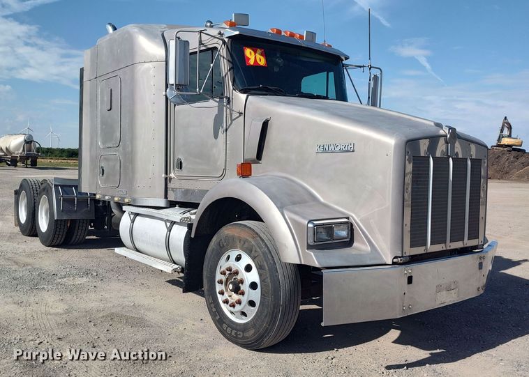 image for item LK9042 1996 Kenworth T800  truck cab and chassis