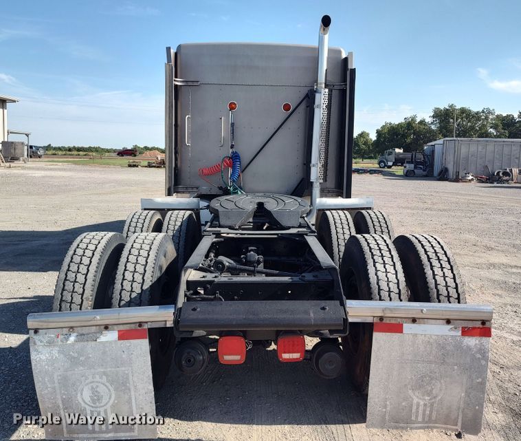 image for item LK9042 1996 Kenworth T800  truck cab and chassis