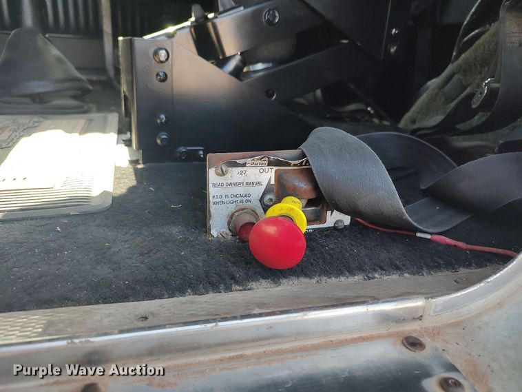 image for item LK9042 1996 Kenworth T800  truck cab and chassis