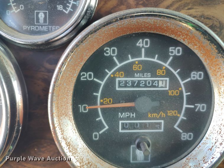 image for item LK9042 1996 Kenworth T800  truck cab and chassis