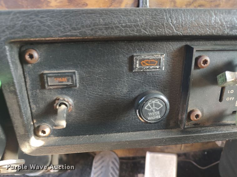 image for item LK9042 1996 Kenworth T800  truck cab and chassis