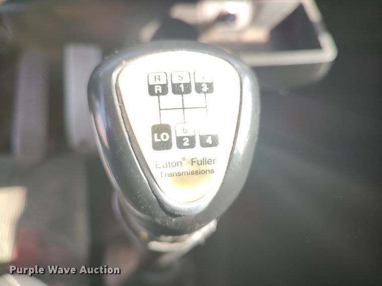 image for item LK9042 1996 Kenworth T800  truck cab and chassis