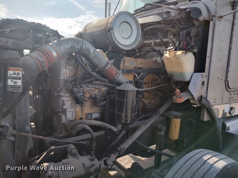 image for item LK9042 1996 Kenworth T800  truck cab and chassis