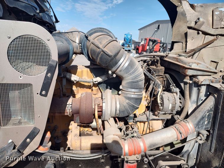 image for item LK9042 1996 Kenworth T800  truck cab and chassis