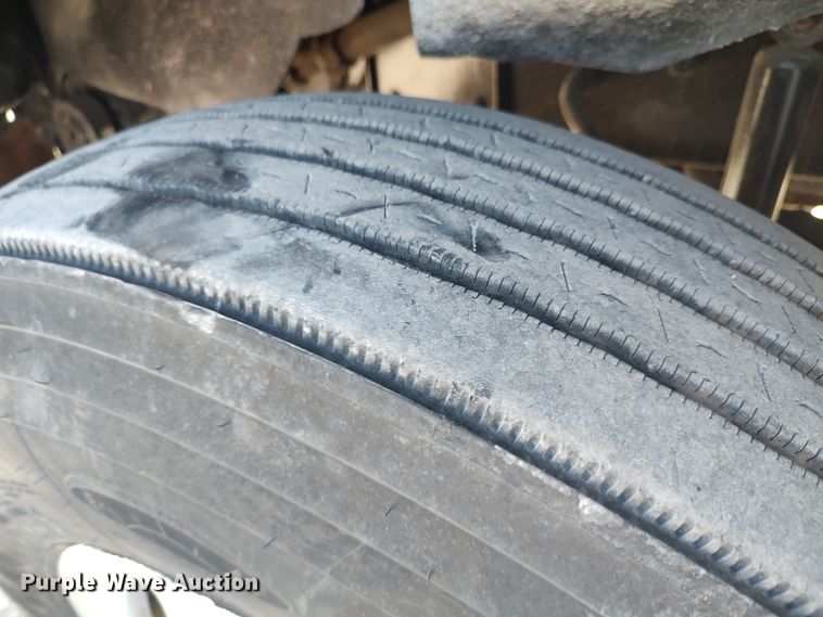 image for item LK9042 1996 Kenworth T800  truck cab and chassis