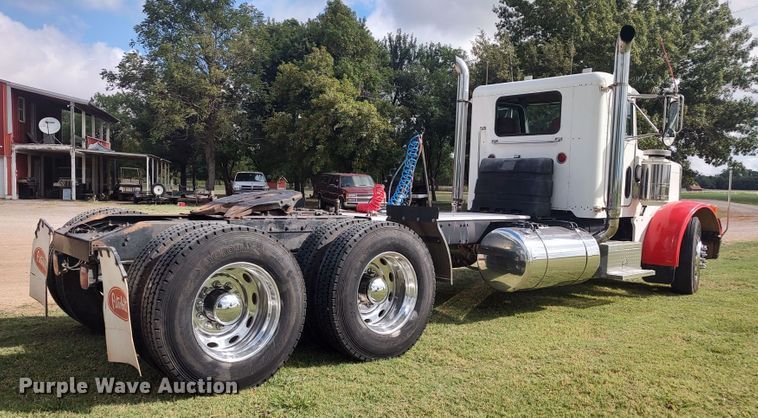 image for item LK9095 1994 Peterbilt 379  semi truck