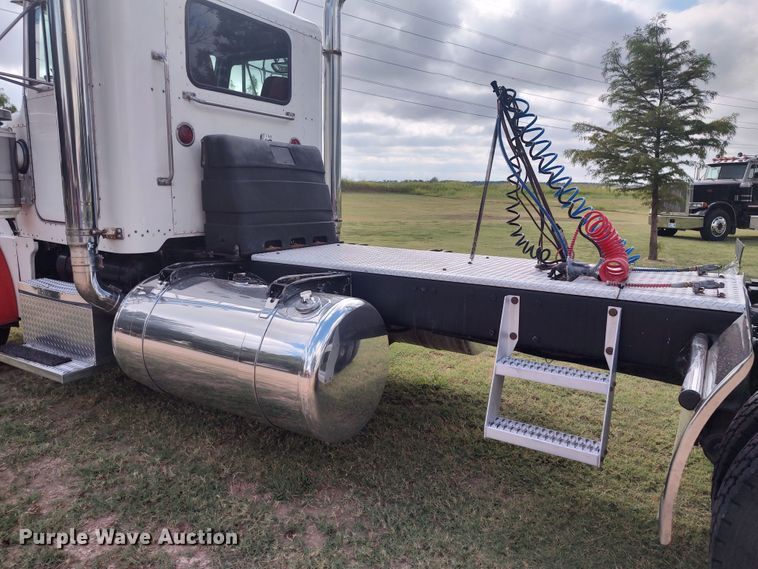 image for item LK9095 1994 Peterbilt 379  semi truck