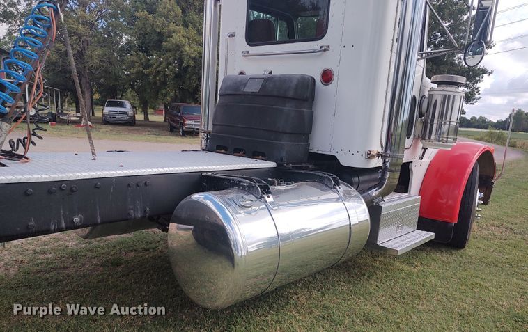 image for item LK9095 1994 Peterbilt 379  semi truck