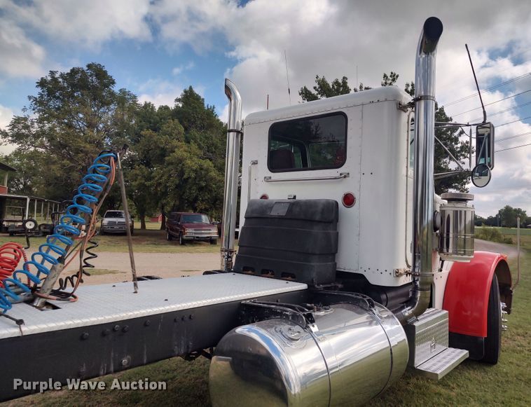 image for item LK9095 1994 Peterbilt 379  semi truck