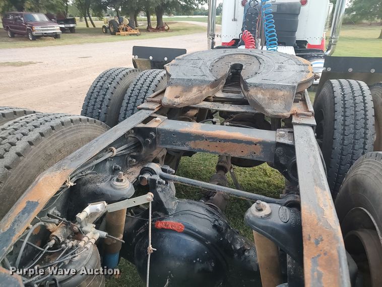 image for item LK9095 1994 Peterbilt 379  semi truck