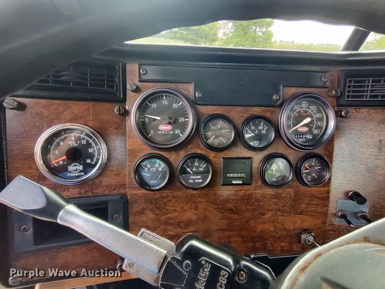 image for item LK9095 1994 Peterbilt 379  semi truck