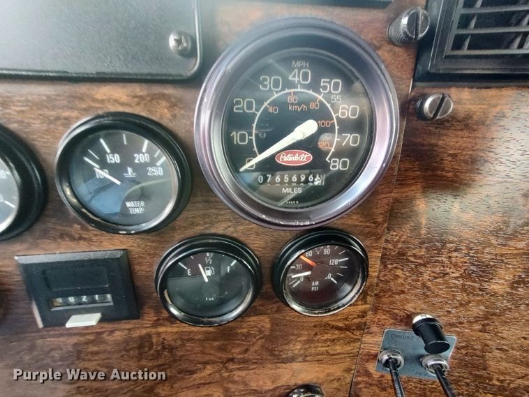 image for item LK9095 1994 Peterbilt 379  semi truck