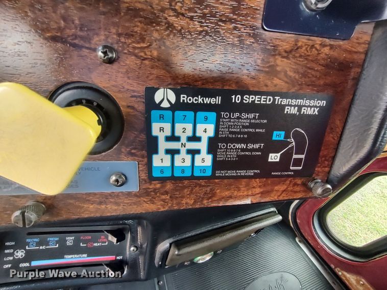 image for item LK9095 1994 Peterbilt 379  semi truck