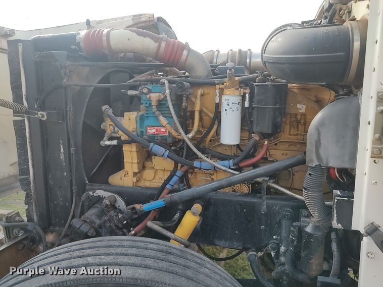 image for item LK9095 1994 Peterbilt 379  semi truck