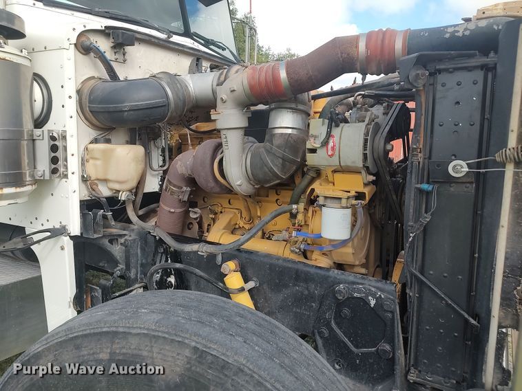 image for item LK9095 1994 Peterbilt 379  semi truck