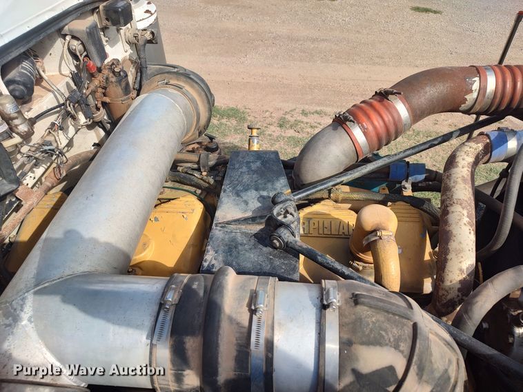 image for item LK9095 1994 Peterbilt 379  semi truck