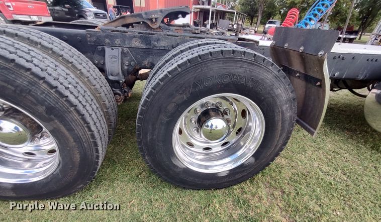 image for item LK9095 1994 Peterbilt 379  semi truck