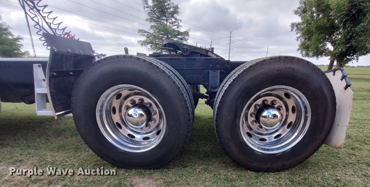 image for item LK9095 1994 Peterbilt 379  semi truck