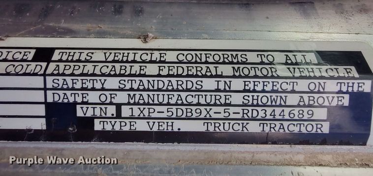 image for item LK9095 1994 Peterbilt 379  semi truck